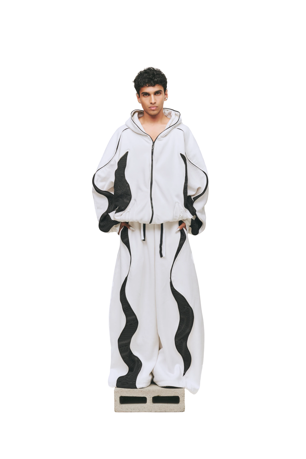 Eclipse Bottom cutout 1